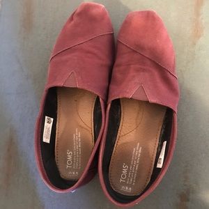 Toms
